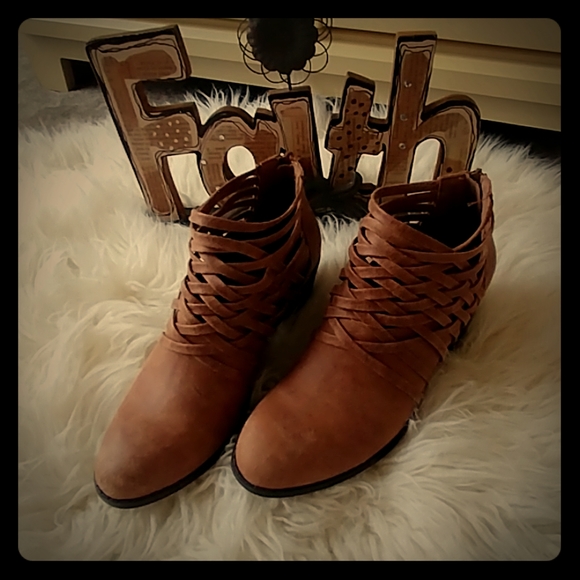 Fergalicious Shoes - 🦋Boots🦋